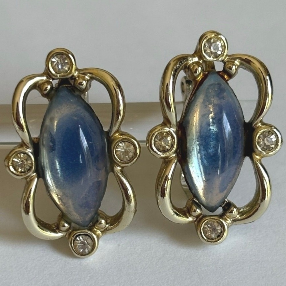 Vintage Sarah Coventry Clip On Art Glass Marquise Gold Tone Earrings Rhinestones